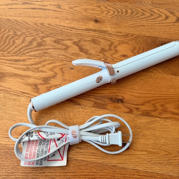 T3 Micro Singlepass Curl X with 1.25" Barrel - Picture 4 of 8